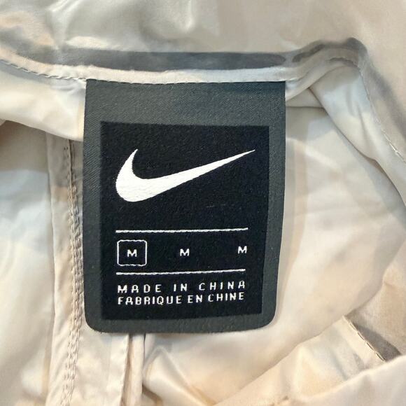 Nike Ultralight Running Rain Jacket Medium - Picture 3 of 4